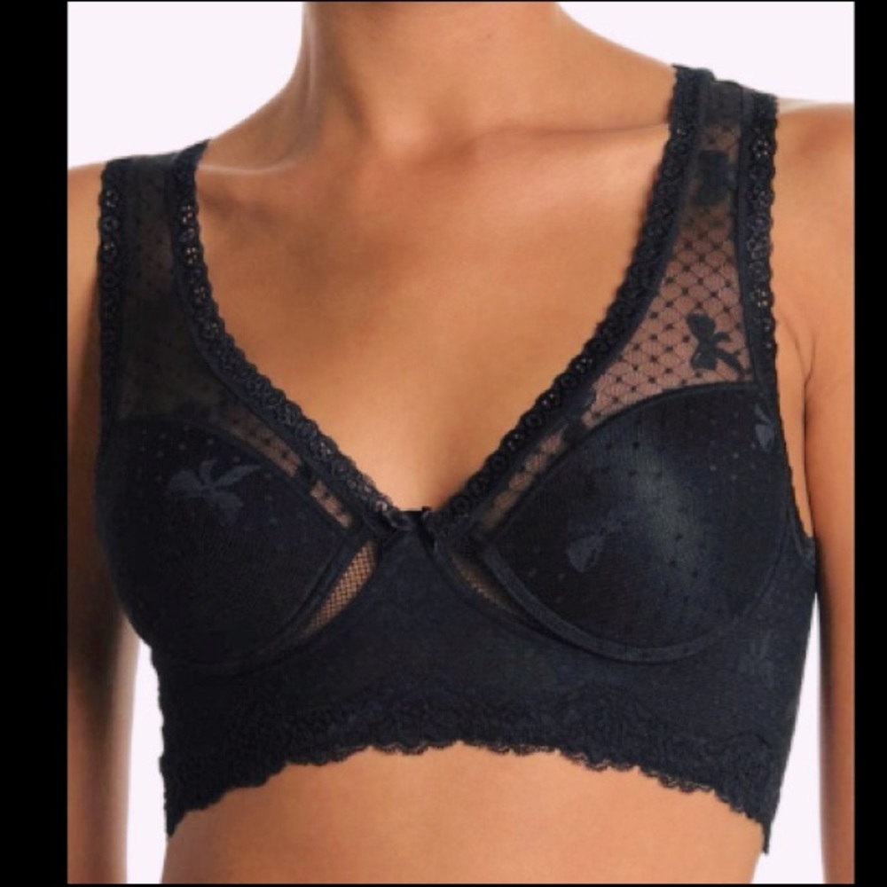 WISHLIST
Sheer Bow Dot Lace Underwire Bralette In Black. Size Small. NWT